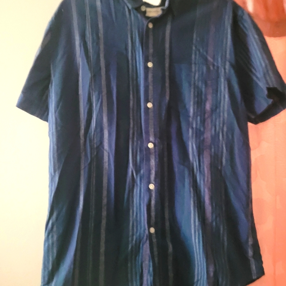 Aeropostale Men's Blue Striped Shirt